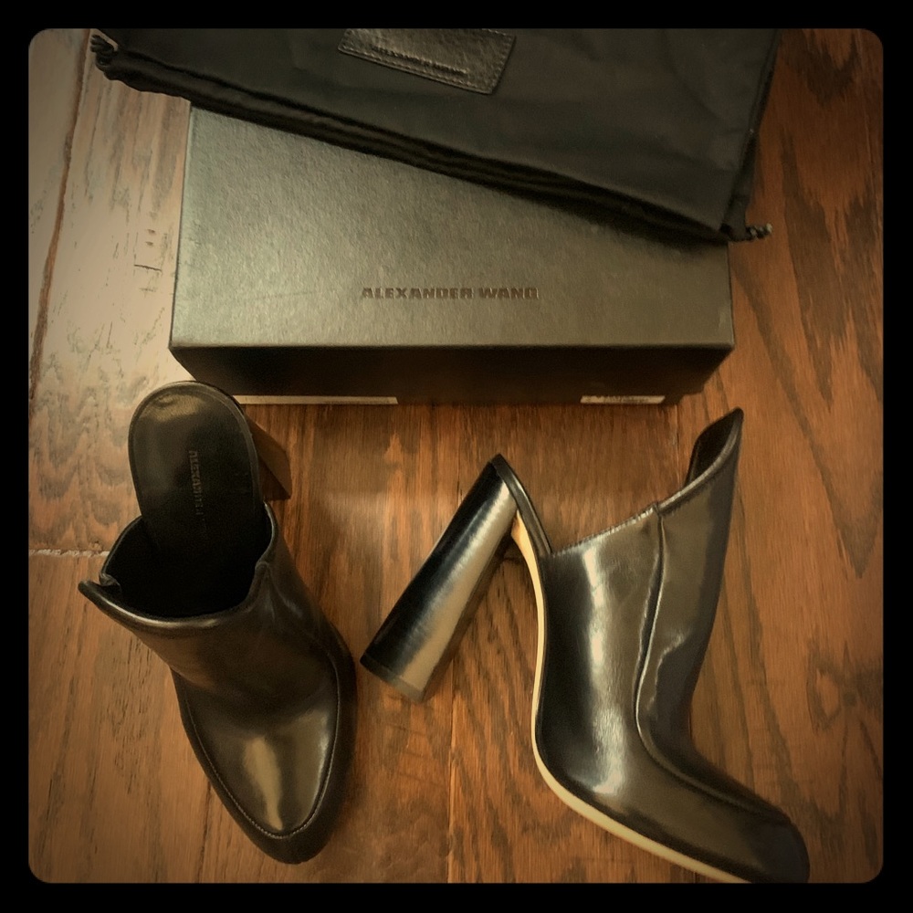 ✅ PRICE FIRM NEW Alexander Wang $495 Amazing Bette Black Leather Mules 39 8-8 ½